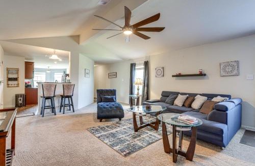 Santa Fe House | 12 Mi to Beach! Texas Gulf Coast Home w/Patio