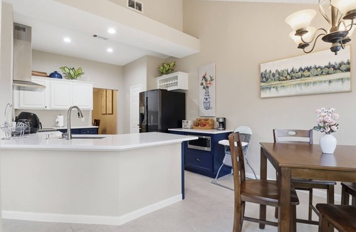 South Arlington House | 13-minutes drive to Arlington Entertainment district, 17 minutes to DFW airport
