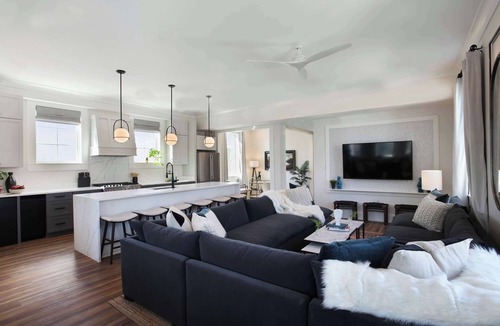 Faubourg Lafayette Hotel | 14BR Downtown Combo | Shared Seasonal Pool