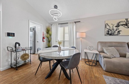 West Arlington House | 15 Min to AT&T Stadium World Cup Private Yard