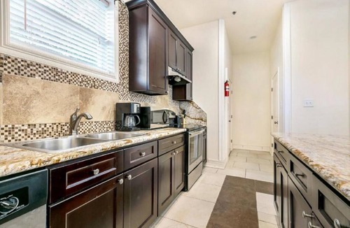 Faubourg Lafayette Condo | 15% OFF Monthly |10% OFF Weekly-Carondelet Street Cozy Condos