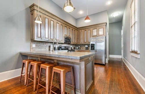 Faubourg Lafayette House | 15% OFF Monthly | 10% OFF Weekly-Hosteeva | 2BR Double Steps to St. Charles Ave.