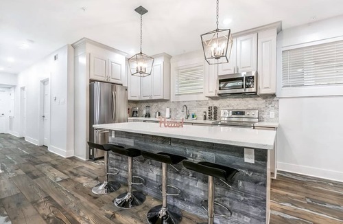 Faubourg Lafayette Condo | 15% OFF Monthly | 10% OFF Weekly-Newly Renovated 4BD Penthouse