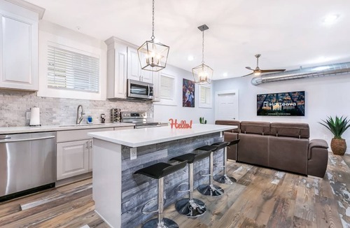 Faubourg Lafayette Condo | 15% OFF Monthly | 10% OFF Weekly-Newly Renovated 4BD Penthouse