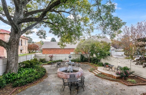 Natchez House | 1835 Wilkins Townhouse | 3/3 | Walk to Downtown