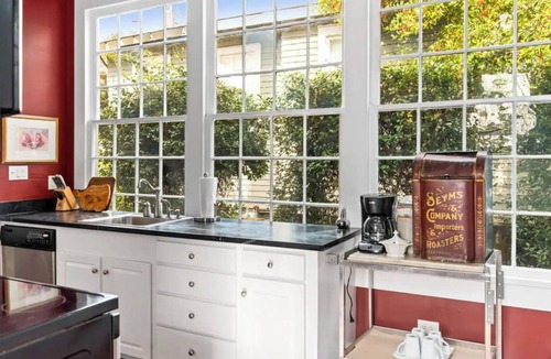 Natchez Cottage | 1864 Little Brick | 1/1, Full Kitchen, Hot Tub, Pet Friendly w/fee | Pool Access