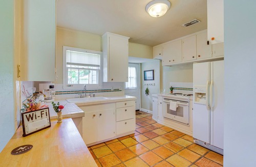 Del Mar House | 1939 Bungalow with Original Charm | Corpus Christi