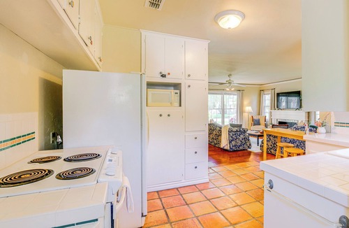 Del Mar House | 1939 Bungalow with Original Charm | Corpus Christi