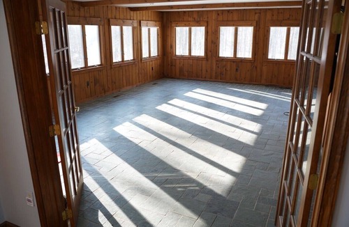 Stanfordville House | 1990s Cape Cod in Upstate NY