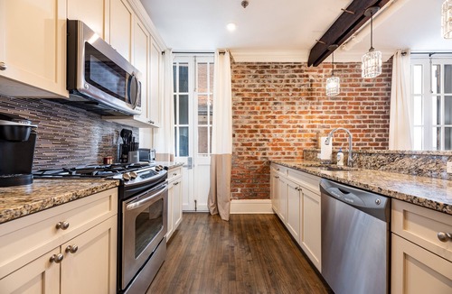 French Quarter Apartment | 1B/1B - Evangeline - 60 Day Min. Rental