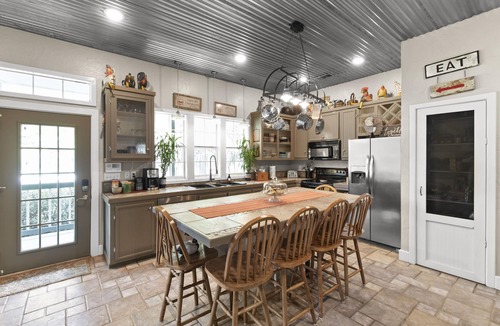 Enchanted Oaks House | 2.5 houses on one property- UNLIKE ANY OTHER! 3 acres very private