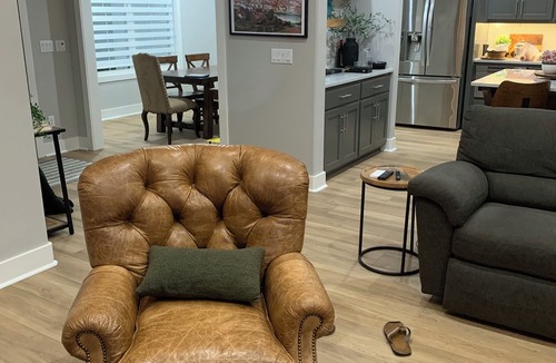 College Station House | 2 acres, gated 5 miles to TAMU Patio with fire pit, tv, grill, sitting area