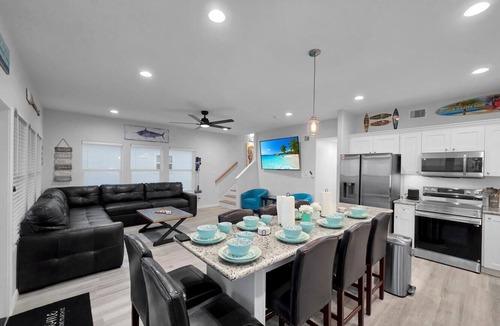 Port Bolivar House | 2 Beachfront Homes, 2 Heated Pools, 3 Hot Tubs, 2 Lifts, Pet Friendly, Sleeps 56