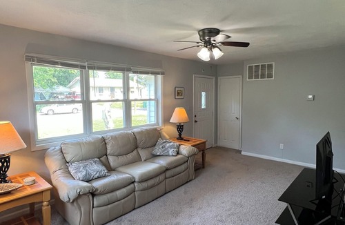 Springfield House | 2 Bed, 1 Bath + Office. Newly Renovated. Centrally located. Security Cameras.