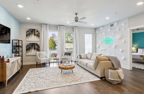 New Orleans Condo | 2 Bedroom 2 Bath Suite with Open Floor Plan