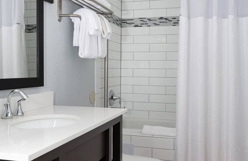 Downtown San Antonio Resort | 2 Bedroom Condo, Full Kitchen, Sleeps 6, Riverwalk, at Wyndham Riverside Suites!