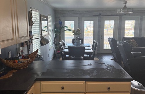 Flour Bluff House | 2-bedroom house on the water in enchanting Corpus Christi with pool and BBQ area