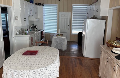 Whitesboro House | 2-bedroom house with AC and WiFi in Whitesboro. With multiple spaces to add beds