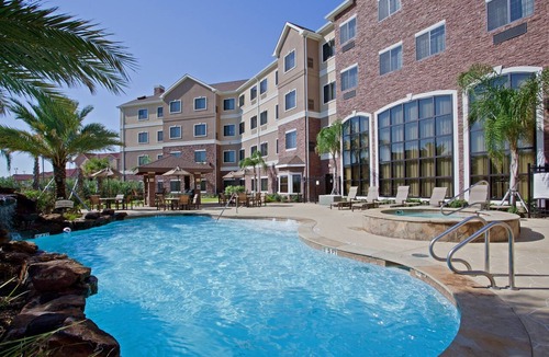 Webster Hotel | 2 Bedrooms | Free Breakfast + Outdoor Pool
