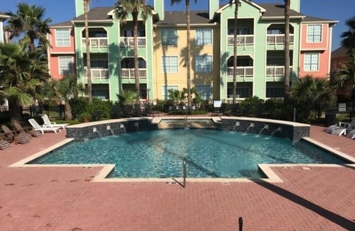 Galveston Condo | 2 BR, Ground Floor Condo. Ocean & beach directly across the street