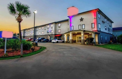 Sulphur Apartment | 2 Full Beds Suite with Kitchenette Smoking
