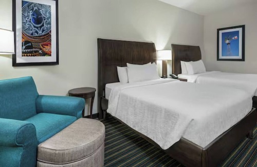 Far North Central Hotel | 2 Inviting Rooms Designed for Family Adventures Around San Antonio Landmarks