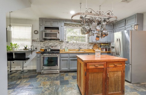 Mid City South House | 2 Mi to LSU: Mid City Home w/Yard & Patio!