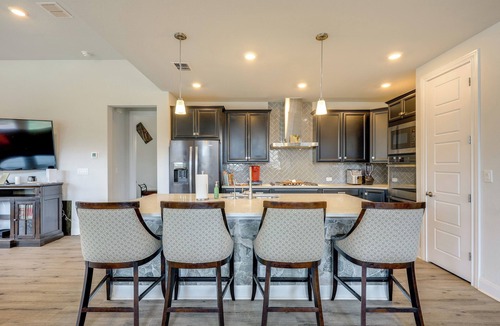 Wetmore House | 2 Mi to TPC San Antonio: Group Getaway w/Theater!