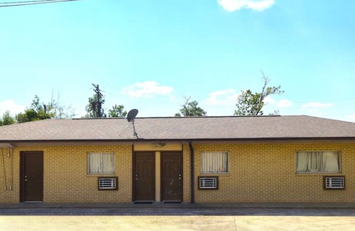 Sulphur Hotel | 2 Modern Rooms Perfect for Travelers, Parking Included, Near Local Museums