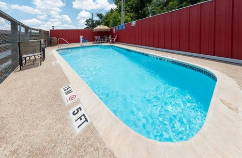Junction Hotel | 2 Peaceful Rooms | Junction Golf Club - 2.5 miles | Pets Allowed + Seasonal Pool