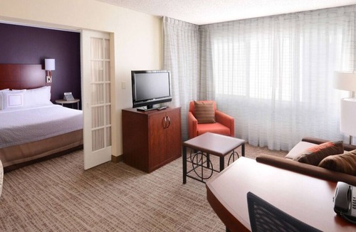 North Dallas Apartment | 2 Pet-friendly Units, Close to Perot Museum of Nature and Science! FREE Parking