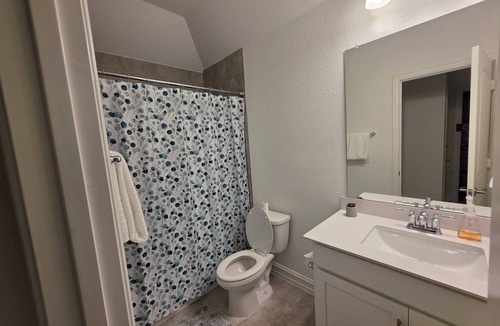 Haslet House | 2 private rooms upstairs in a 4-bedroom house with AC. its not for entire house