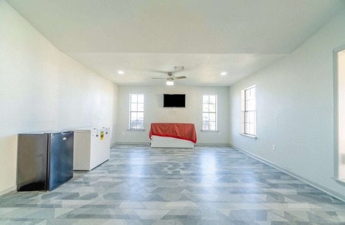 Pleasanton Apartment | 2 Queen Beds|Non-Smoking