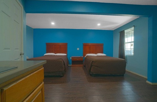 Flour Bluff Apartment | 2 Queen Beds with Kitchenette