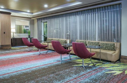 Far North Central Hotel | 2 San Antonio Rooms Ideal for Memorable Family Stays | PopStroke - 2.0 miles