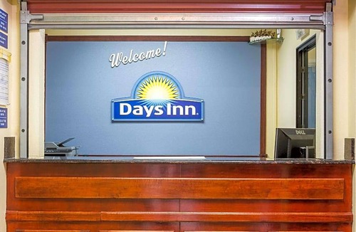 Rayne Hotel | 2-Star Hotel ∙ Days Inn by Wyndham Rayne