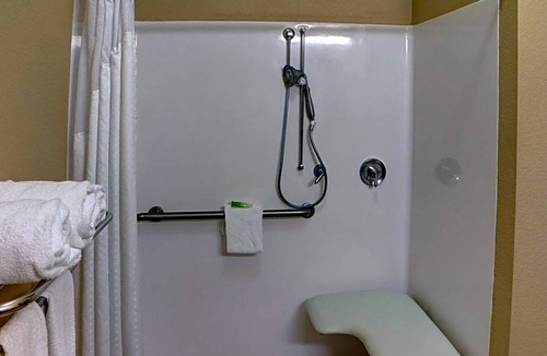 Huntsville Hotel | 2-Star Hotel ∙ Holiday Inn Express Hotel & Suites Huntsville, an IHG Hotel