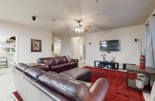 Far North Central House | 2-story house with back patio, grill, streaming, washer/dryer, & 2 living areas
