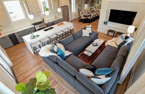 Faubourg Lafayette Hotel | 2 Suits Combo | 12BR Near French Quarter