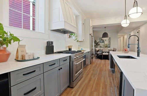 Faubourg Lafayette Hotel | 2 Suits Combo | 12BR Near French Quarter
