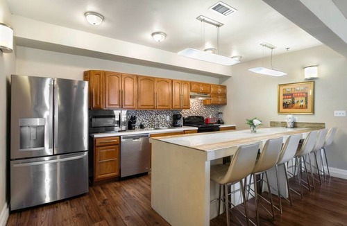 Faubourg Lafayette Condo | 20% OFF Monthly | 10% OFF Weekly-Spacious and Fully Furnished Condo Near St. Charles