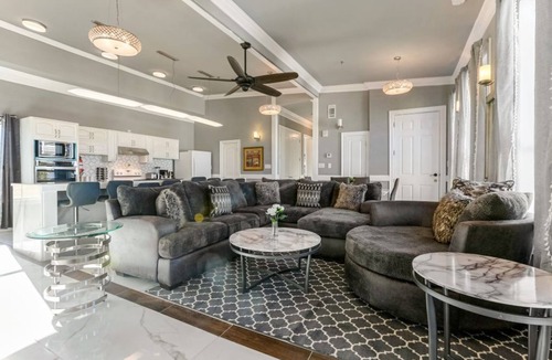 Faubourg Lafayette Condo | 20% OFF Monthly | 10% OFF Weekly-5BR Urban Penthouse in the Heart of New Orleans