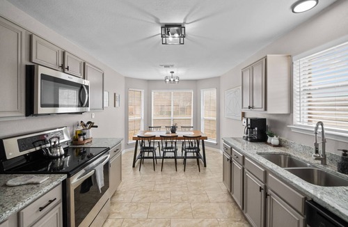 South Arlington House | 2026 Soccer Tournament Home | AT&T Stadium 10 Min | Sleeps 8 | Grand Prairie