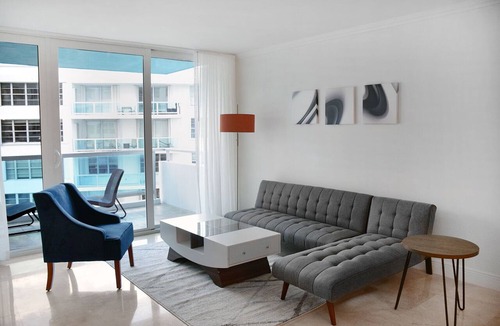 Mid Beach Apartment | 2bd2bth Partial Ocean view Ste w/balcony, Pool, nearby dining, beach access