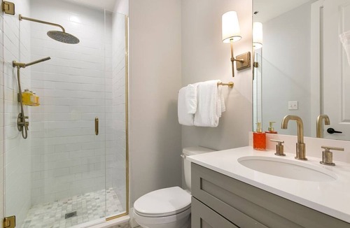 New Orleans Hotel | 2BR/2BA Retreat at The Heart of New Orleans