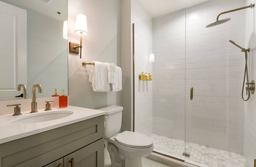 New Orleans Hotel | 2BR/2BA Retreat at The Heart of New Orleans