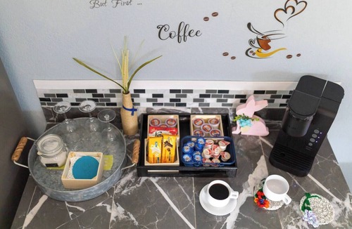 Holly House | 2BR Cultural Heritage Gem | Walk to East 6th St and Lake❤️ | Mints to COTA, ACL