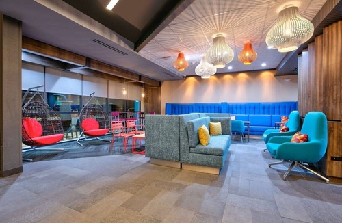Far North Central Hotel | 3 Affordable Units Close to Shopping and Theme Parks Thrills