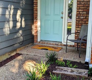 Shreveport House | 3 Bed Townhouse with King Bed Mins from Downtown