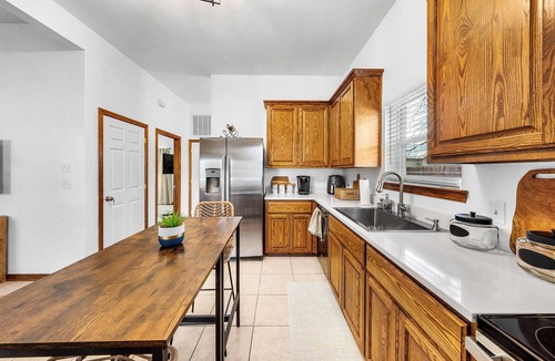 Commerce House | 3-bedroom 2-bath house across the street from East Texas A&M University